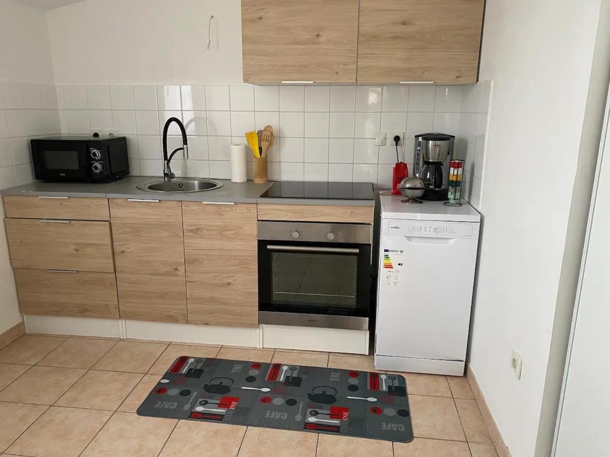 Appartement Proche Du Centre Bethune Exterior photo